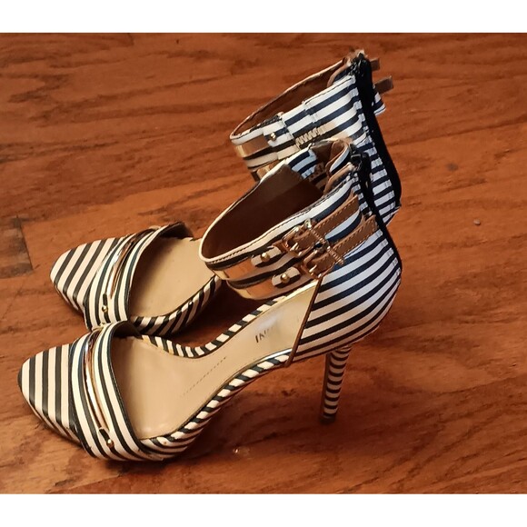 Navy and beige Gianni Bini heels - Picture 2 of 4